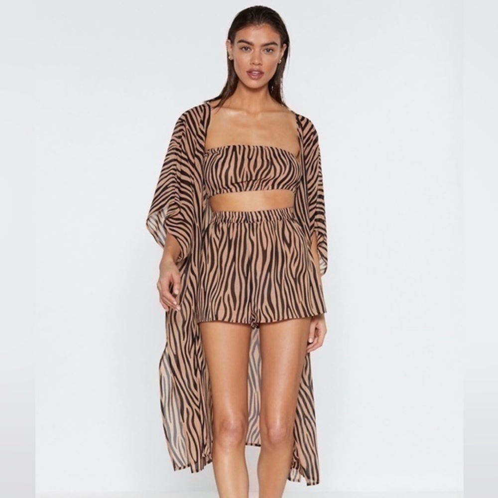 Nasty Gal It's Not All Black And White Zebra Set kimono and shorts only size 4